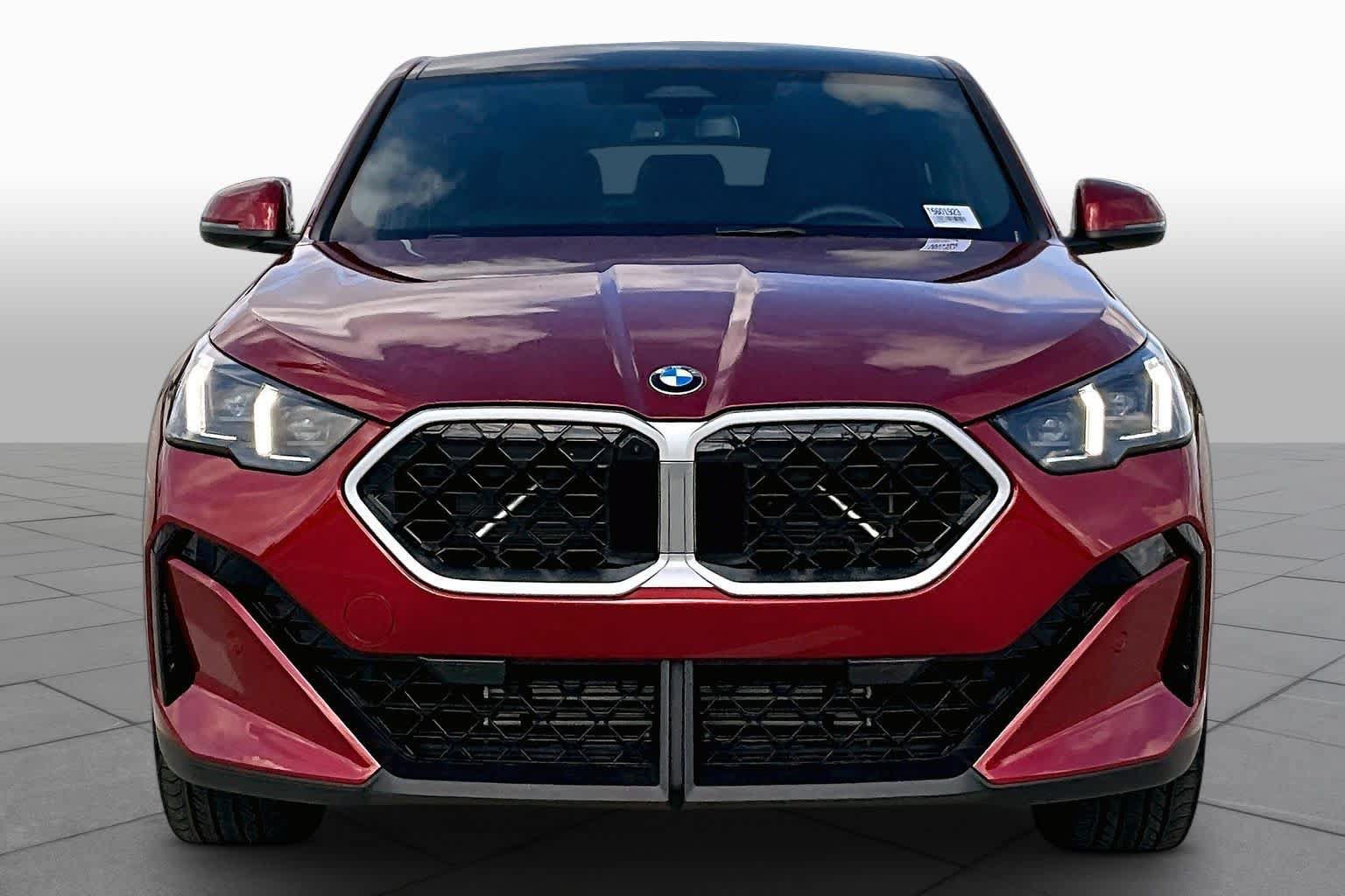 Used 2026 BMW X2 xDrive28i AWD/4WD image 3