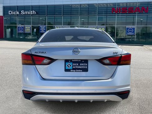 Used 2023 Nissan Altima 2.5 SV image 5
