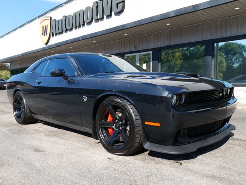 Used 2015 Dodge Challenger SRT Hellcat image 91