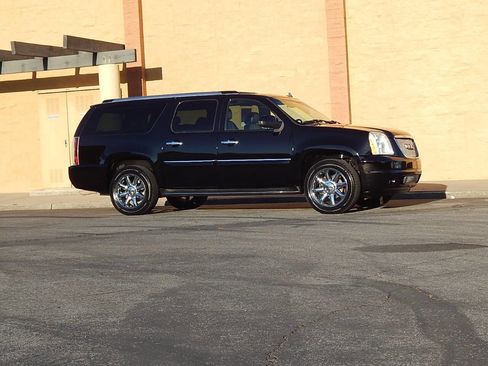 Used 2007 GMC Yukon XL Denali image 8