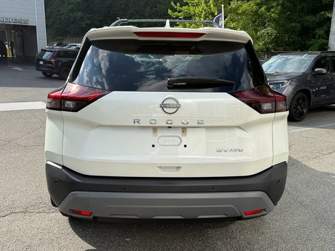 Used 2023 Nissan Rogue SV w/ SV Premium B Package AWD/4WD image 5