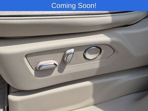 Used 2021 Cadillac Escalade ESV Premium Luxury w/ Driver Assist Tech Package RWD image 17