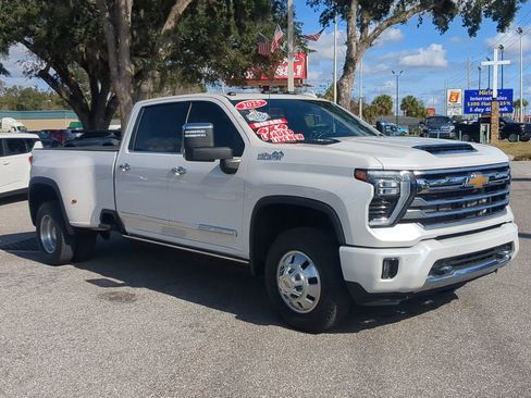Used 2025 Chevrolet Silverado 3500 High Country w/ High Country Premium Package image 2