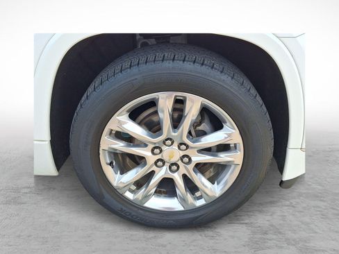Used 2018 Chevrolet Traverse High Country w/ LPO, Cargo Package AWD/4WD image 9