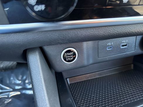 Used 2023 Nissan Rogue S image 19