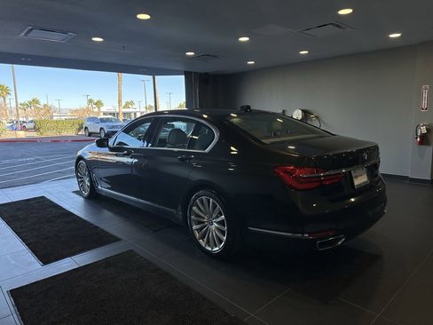 Used 2016 BMW 740i image 5