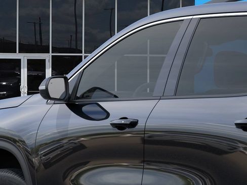 New 2026 Chevrolet Traverse LT w/ Driver Confidence Package FWD image 12