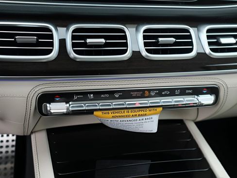 New 2026 Mercedes-Benz GLS 450 4MATIC image 48