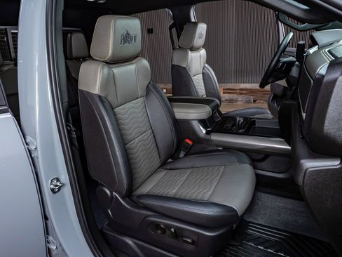 Used 2025 Chevrolet Silverado 2500 ZR2 w/ ZR2 Bison Edition image 32