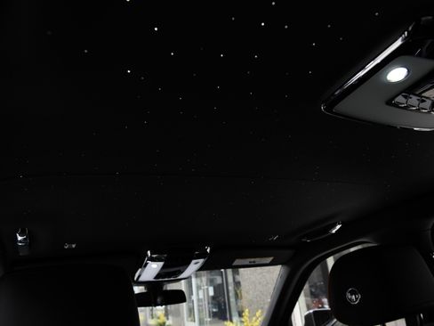 New 2025 Rolls-Royce Cullinan Black Badge image 21