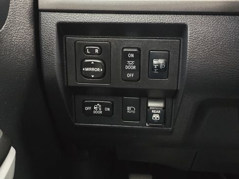 Used 2021 Toyota Tundra SR5 w/ TRD Off-Road Package AWD/4WD image 21