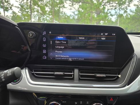 New 2026 Chevrolet Trax LT w/ Sunroof Package FWD image 30