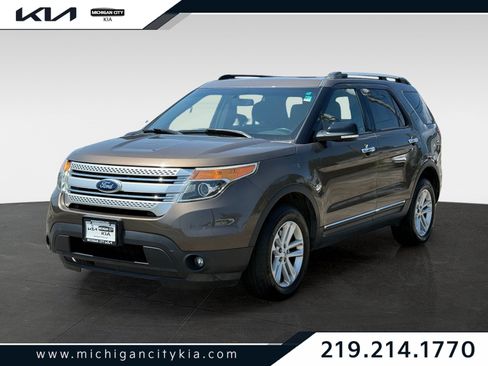 Used 2015 Ford Explorer XLT w/ Equipment Group 201A AWD/4WD image 1