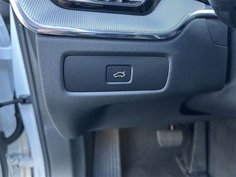 New 2026 Volvo XC60 B5 Ultra w/ Climate Package image 17