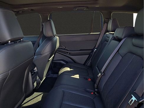 New 2026 Jeep Cherokee Overland image 9