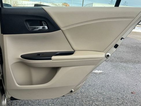 Used 2015 Honda Accord EX-L image 19