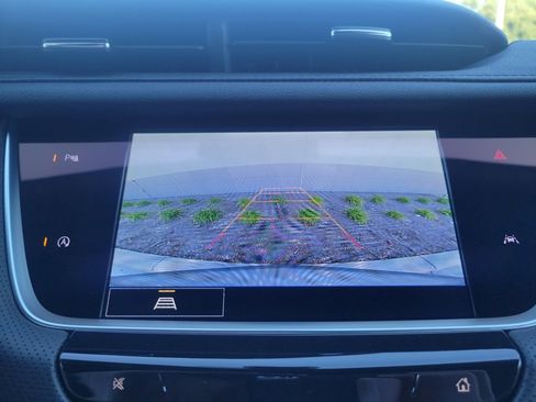 New 2025 Cadillac XT6 Luxury image 19