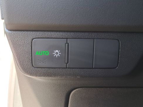 Used 2024 Audi Q4 e-tron Premium Plus image 29