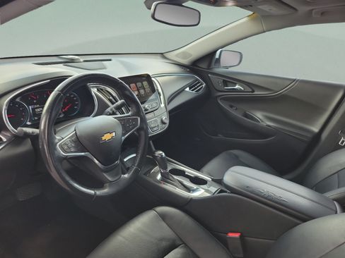 Used 2018 Chevrolet Malibu LT w/ Leather Package FWD image 16