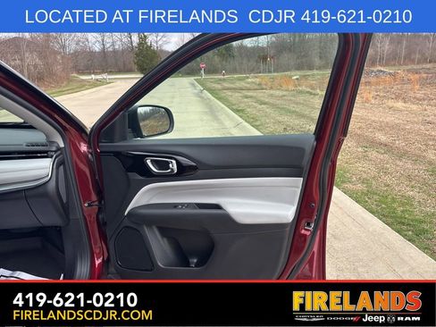 Used 2022 Jeep Compass Limited AWD/4WD image 27