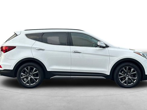 Used 2017 Hyundai Santa Fe Sport image 7