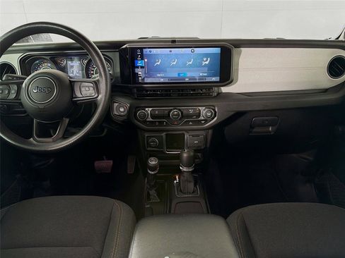 Used 2024 Jeep Gladiator Sport AWD/4WD image 21