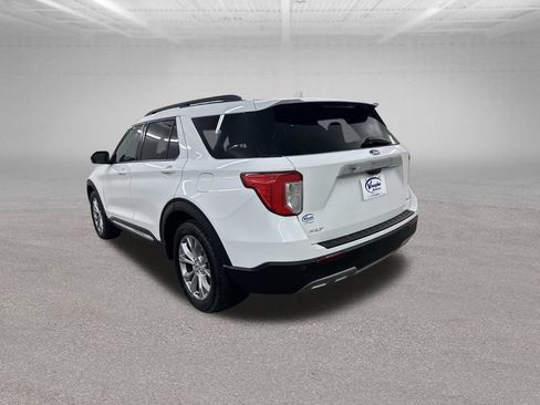 Used 2021 Ford Explorer XLT w/ Equipment Group 202A AWD/4WD image 8