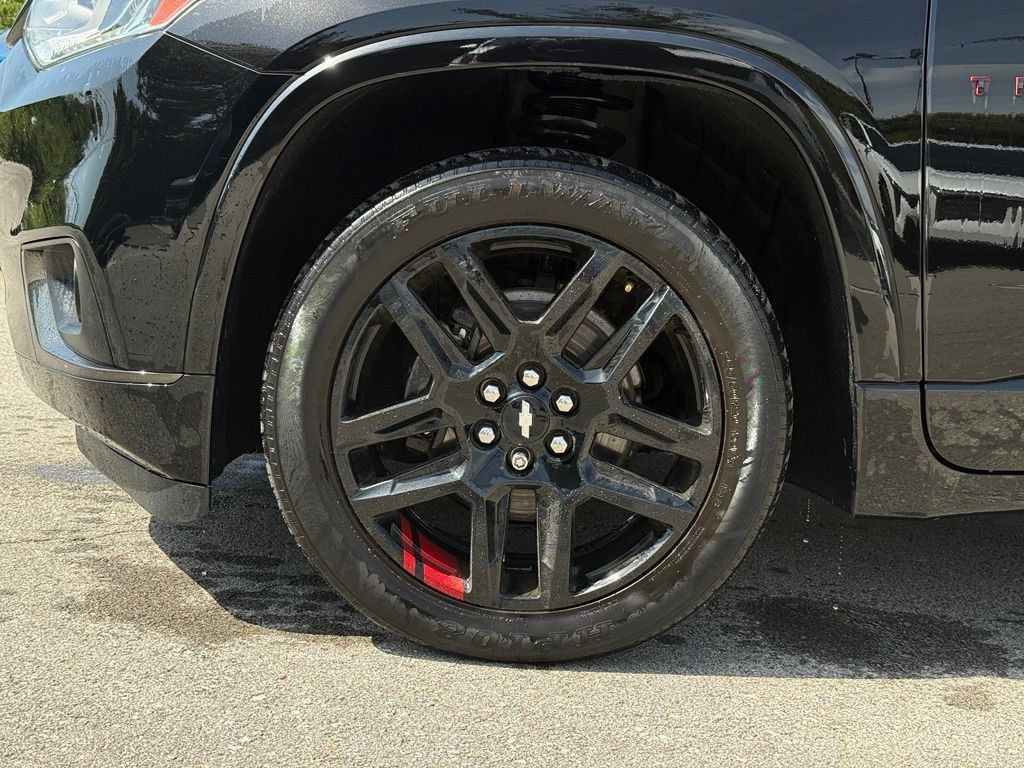Used 2020 Chevrolet Traverse Premier w/ Redline Edition FWD image 5