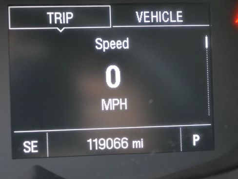 Used 2018 Chevrolet Trax LT w/ LT Convenience Package FWD image 21