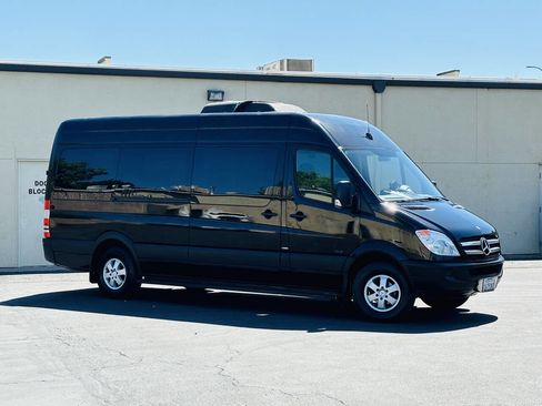 Used 2012 Mercedes-Benz Sprinter 2500 image 3