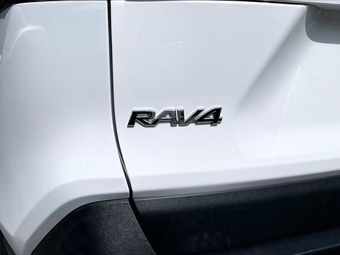 Used 2022 Toyota RAV4 XLE FWD image 27