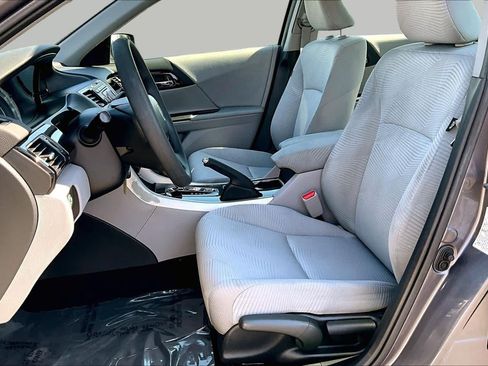 Used 2016 Honda Accord LX image 7