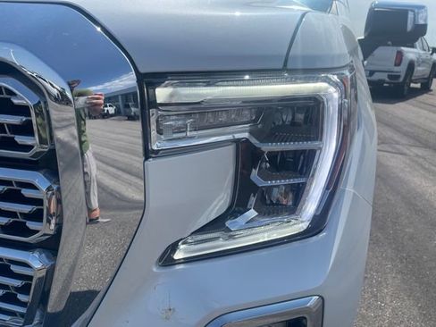 Used 2022 GMC Sierra 1500 Denali w/ Denali Reserve Package image 9