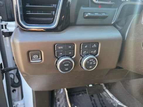 Used 2024 GMC Sierra 1500 Denali w/ Denali Reserve Package AWD/4WD image 24