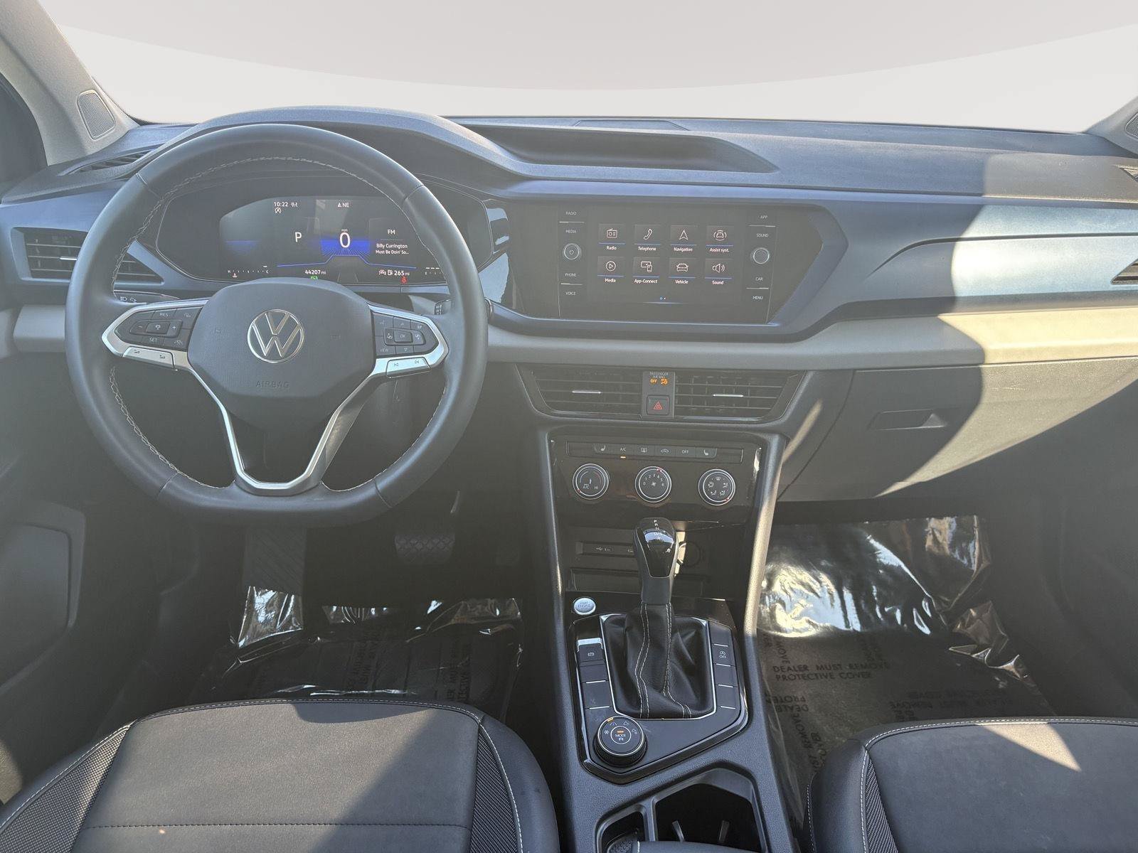 Used 2023 Volkswagen Taos SE w/ Panoramic Sunroof Package AWD/4WD image 14