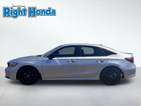 Used 2025 Honda Civic Sport image 3