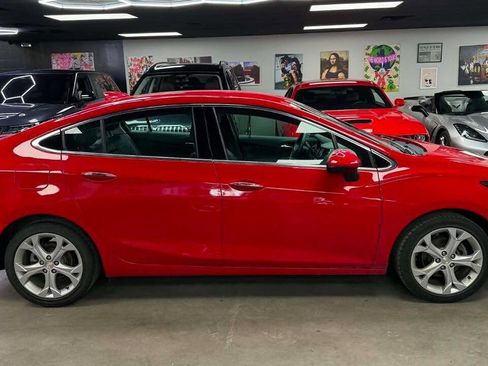 Used 2017 Chevrolet Cruze Premier FWD image 4