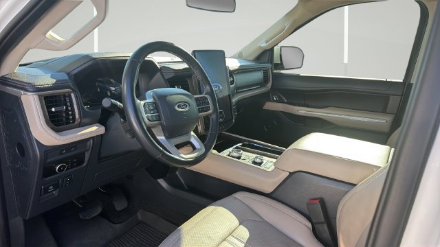 Used 2024 Ford Expedition Limited AWD/4WD image 9
