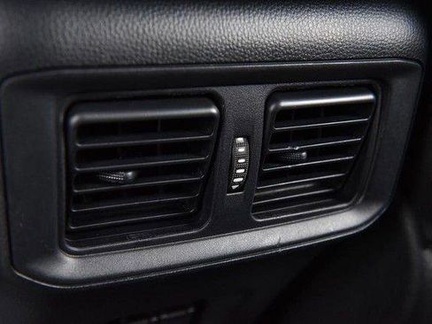 Used 2025 Toyota RAV4 XLE AWD/4WD image 22