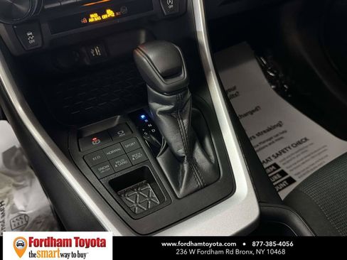 Used 2023 Toyota RAV4 LE AWD/4WD image 28