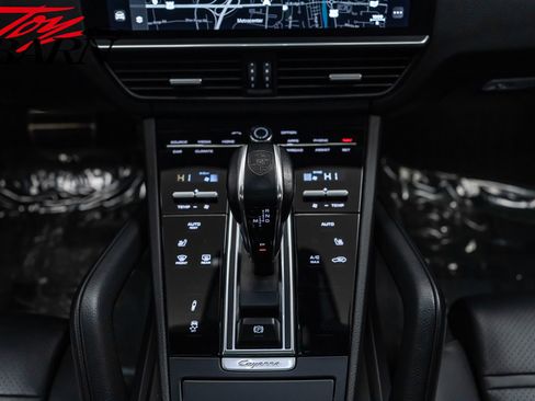 Used 2022 Porsche Cayenne S image 38
