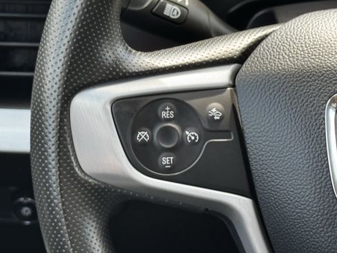 Used 2024 GMC Terrain SLE FWD image 13