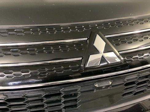 Used 2024 Mitsubishi Outlander SE image 29