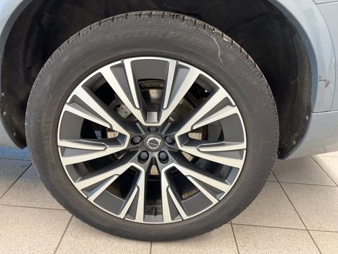 Used 2020 Volvo XC90 T5 Momentum image 11