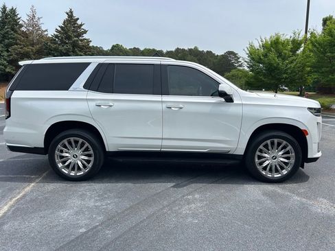 Used 2021 Cadillac Escalade Premium Luxury RWD image 24