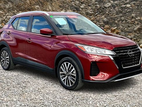 Used 2022 Nissan Kicks SV image 8