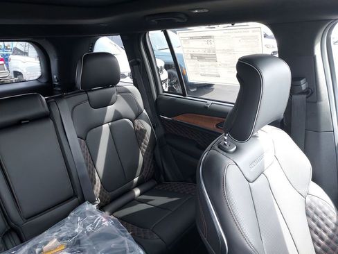 New 2026 Jeep Grand Cherokee Summit w/ Obsidian Package image 14