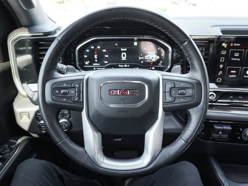 Used 2023 GMC Sierra 1500 Elevation w/ Preferred Package AWD/4WD image 18