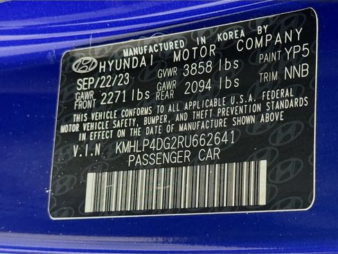 Used 2024 Hyundai Elantra Limited FWD image 17