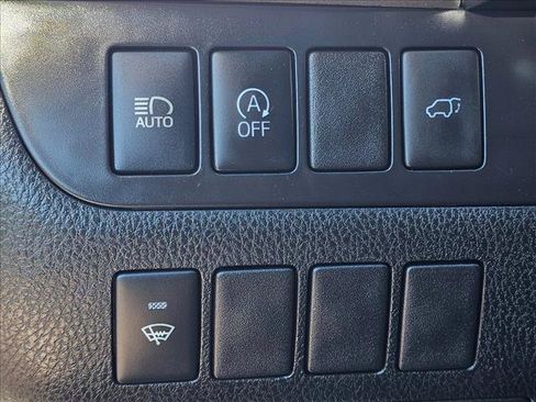 Used 2019 Toyota Highlander SE AWD/4WD image 23